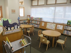 児童書コーナーの写真